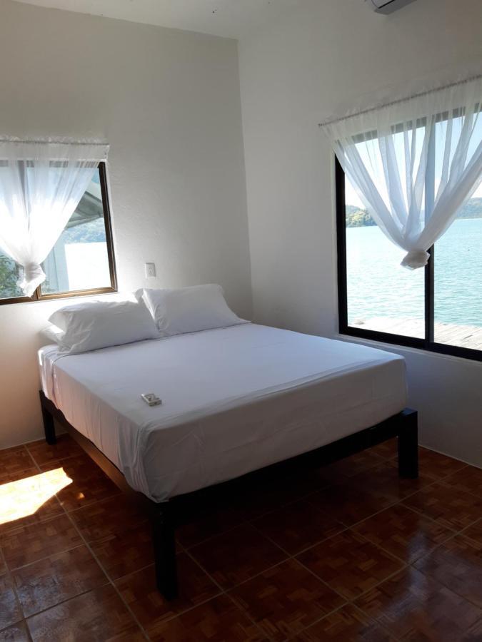 Vista Castillo Hotel Golfito Bagian luar foto